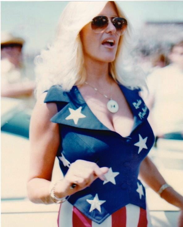 Linda Vaughn 20 Photos