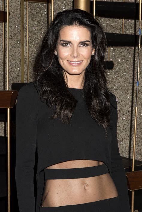 Angie Harmon 22 Photos