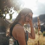 Bộ Ảnh Selfie Ngoài Trời Nắng 2026: Tips Chụp Như Pro