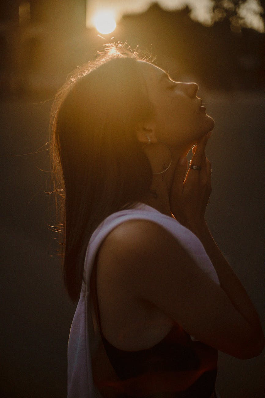 Cách Pose Ảnh Đẹp Cho Người Không Biết Chụp — Hướng Dẫn Từ A Đến Z