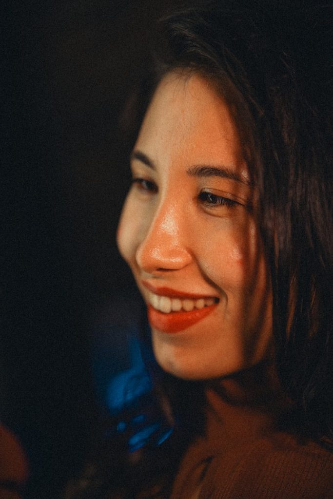 Góc Chụp Ảnh Tự Sướng Đẹp Nhất 2026: 10 Angles Chuẩn Pro