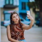 Góc Chụp Ảnh Tự Sướng Đẹp Nhất 2026: 10 Angles Chuẩn Pro