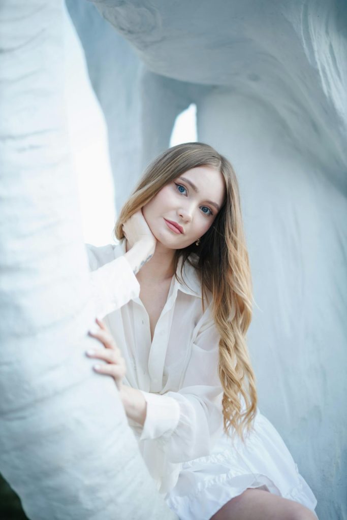 Cách Tạo Dáng Chụp Ảnh Đẹp Tự Nhiên 2026: 15 Pose